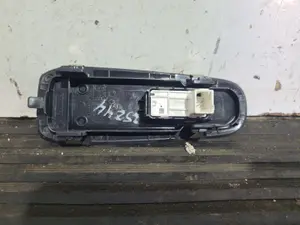 Foto de MANDO ELEVALUNAS DELANTERO DERECHO PEUGEOT 308 referencia 96762292ZD foto 4