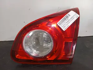 Foto de PILOTO TRASERO DERECHO INTERIOR NISSAN QASHQAI (J10) referencia 26550JD800