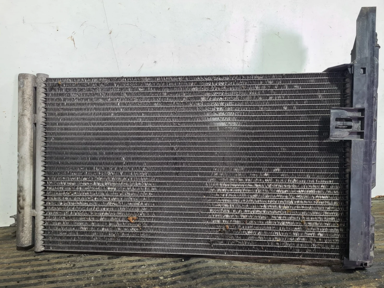 Foto de CONDENSADOR / RADIADOR AIRE ACONDICIONADO BMW SERIE 3 CABRIO (E93) referencia 92066296
