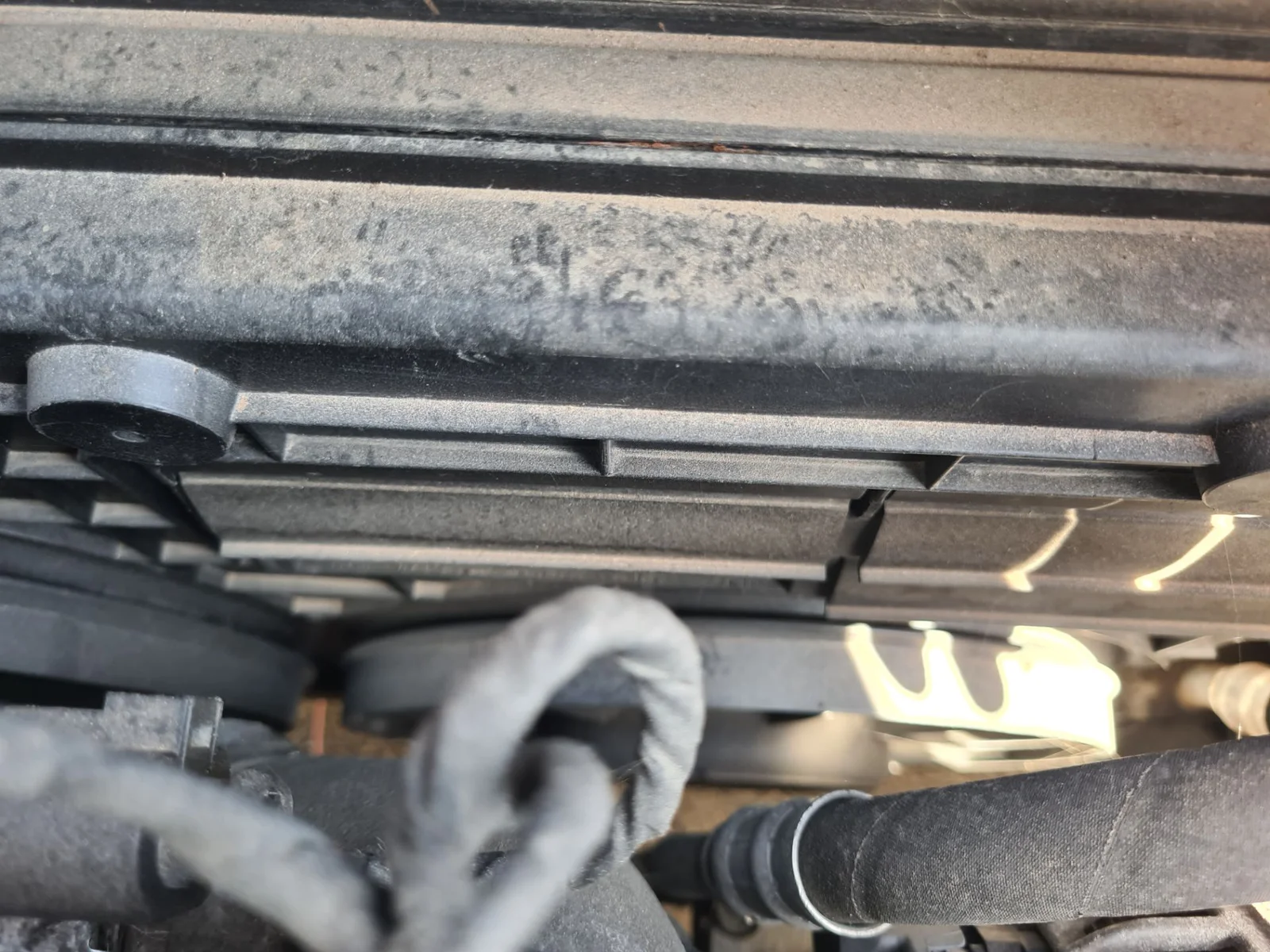 Foto de CONDENSADOR / RADIADOR AIRE ACONDICIONADO VOLKSWAGEN GOLF VI (5K1)(10.2008)