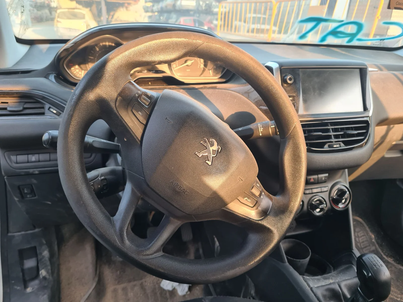 Foto de VOLANTE PEUGEOT 208