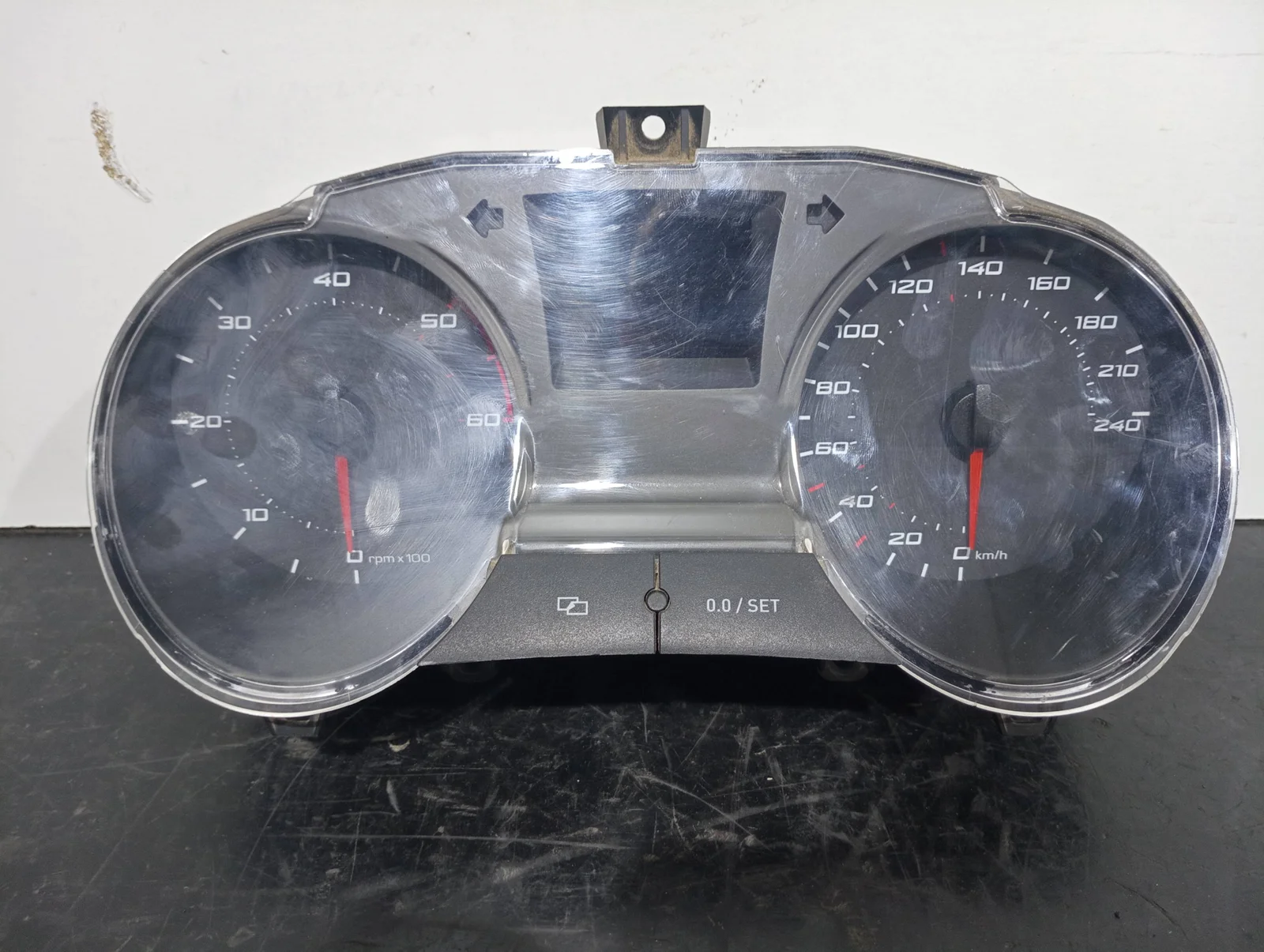 Foto de CUADRO INSTRUMENTOS SIN MARCA SIN MODELO referencia 6J0920802H