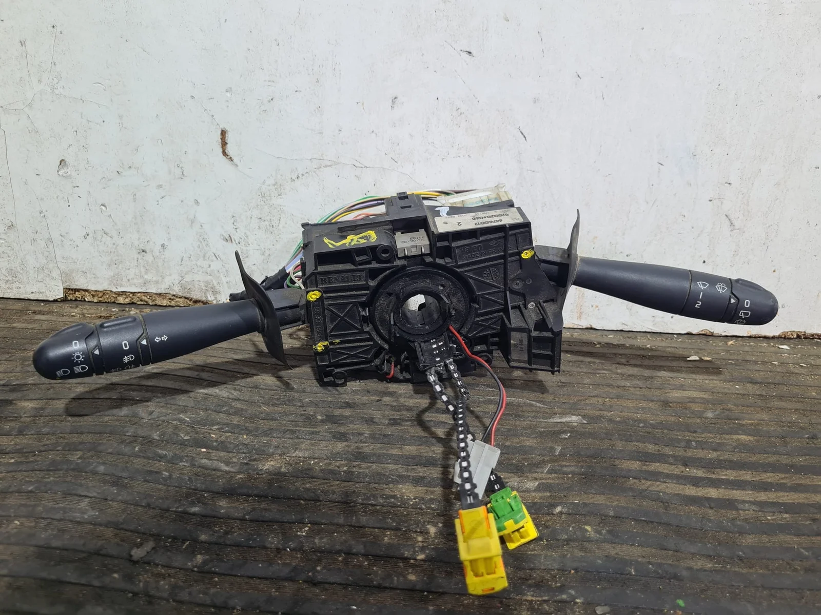 Foto de MANDO MULTIFUNCION RENAULT CLIO II FASE II (B/CB0) referencia 8200204068