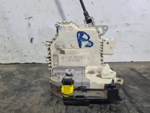 Foto de CERRADURA PUERTA TRASERA DERECHA SEAT LEON (1P1) referencia 1P0839016D