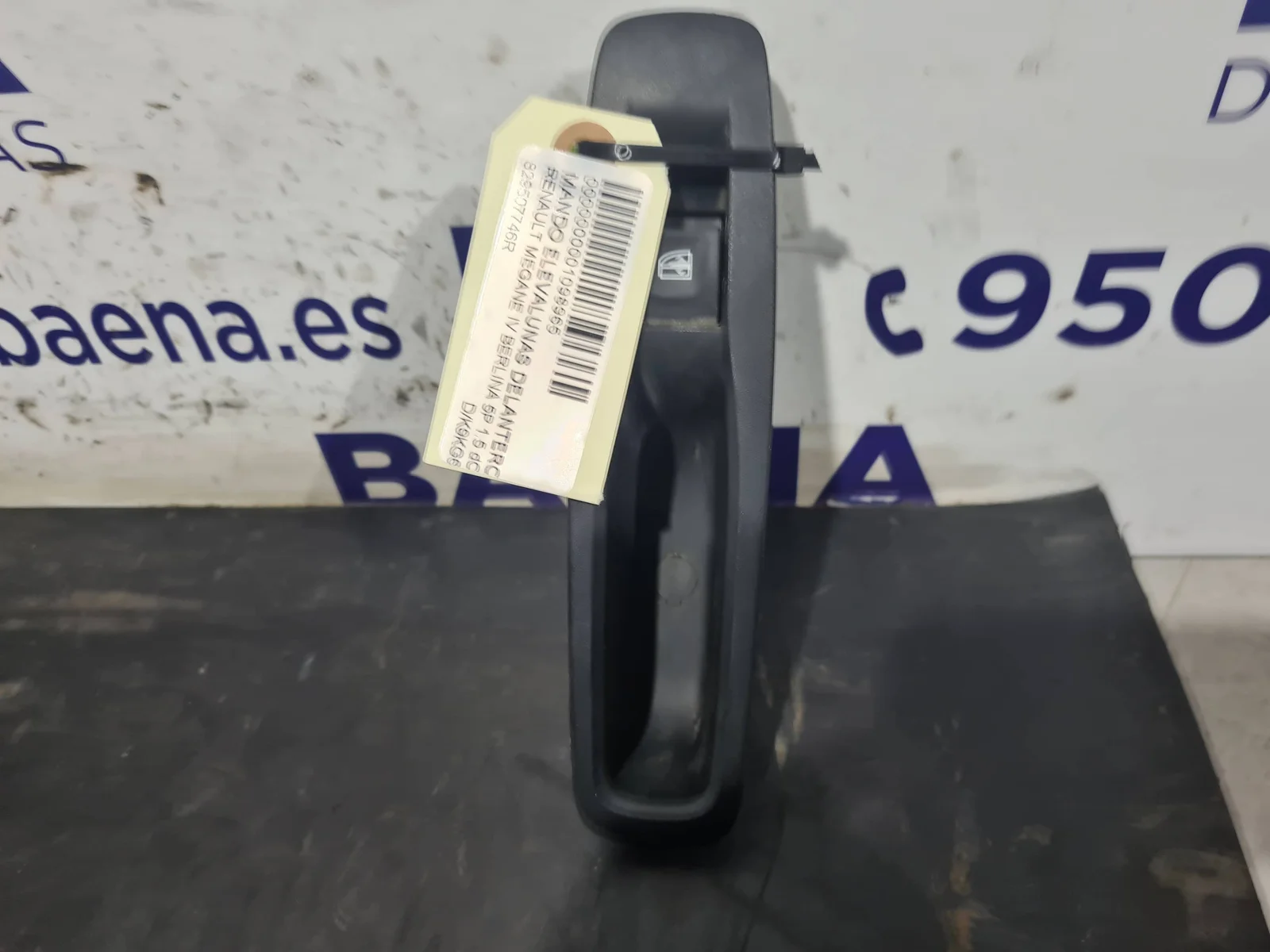 Foto de MANDO ELEVALUNAS DELANTERO DERECHO RENAULT MEGANE IV BERLINA 5P referencia 829507746R