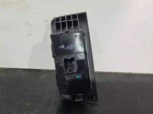 Foto de MANDO ELEVALUNAS DELANTERO IZQUIERDO SIN MARCA SIN MODELO referencia 13305012 foto 3