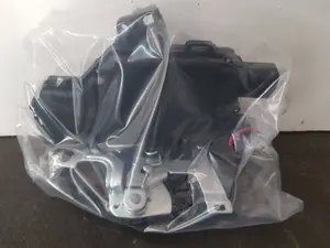 Foto de CERRADURA PUERTA TRASERA DERECHA VOLKSWAGEN GOLF IV BERLINA (1J1)(10.1997) referencia 3B1839016 foto 1