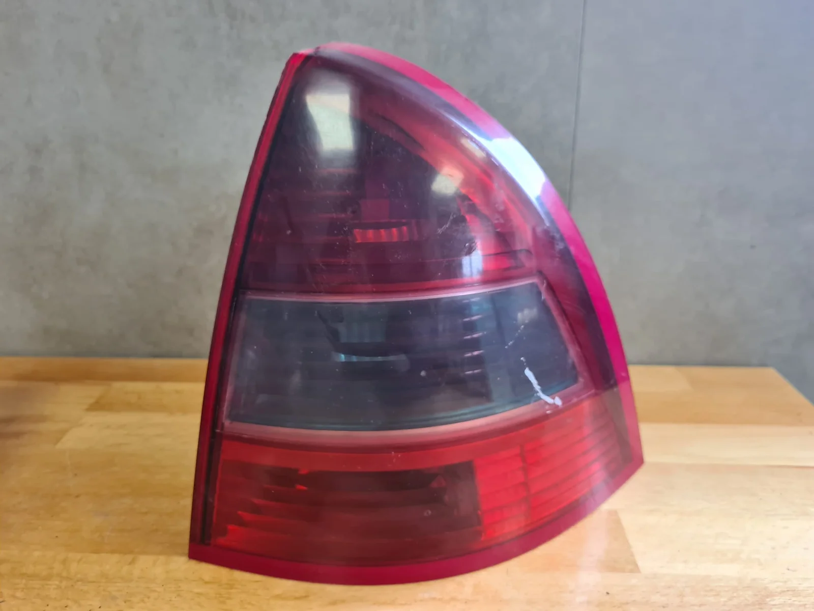 Foto de PILOTO TRASERO DERECHO CITROEN C5 BERLINA referencia 89034070