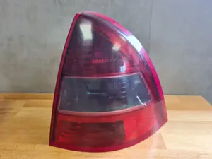 Foto de PILOTO TRASERO DERECHO CITROEN C5 BERLINA referencia 89034070
