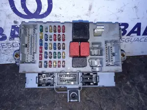Foto de CAJA RELES / FUSIBLES SIN MARCA SIN MODELO referencia 46817785 foto 2