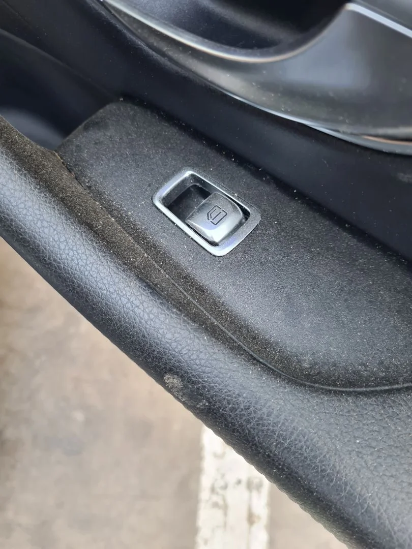 Foto de MANDO ELEVALUNAS DELANTERO DERECHO MERCEDES-BENZ CLASE E (BM 213) BERLINA