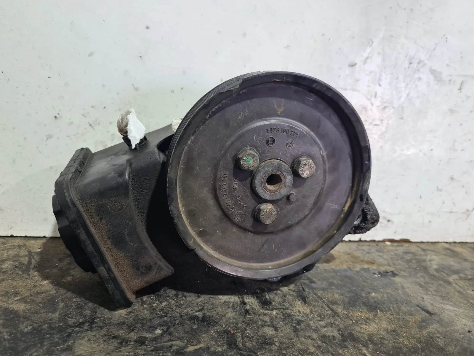 Foto de BOMBA DIRECCION BMW SERIE 5 BERLINA (E39) referencia 32422247046