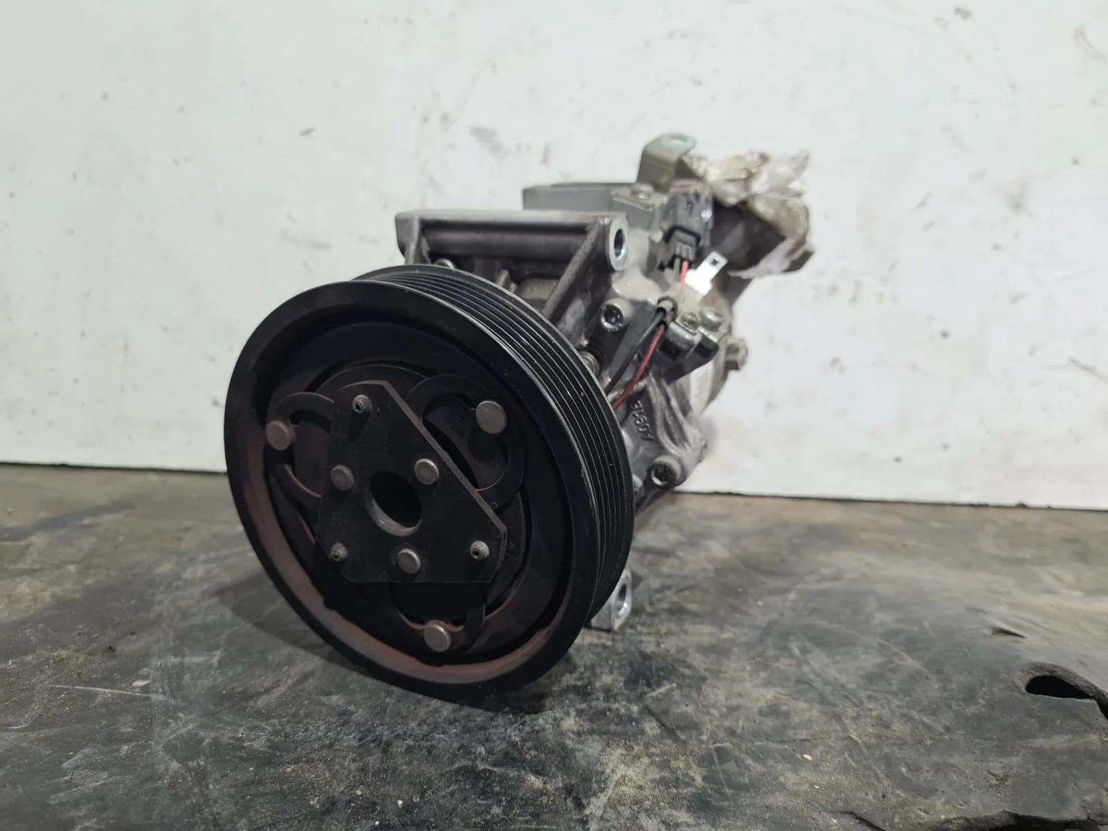 Foto de COMPRESOR AIRE ACONDICIONADO NISSAN MICRA (K14) referencia 926003VC6B