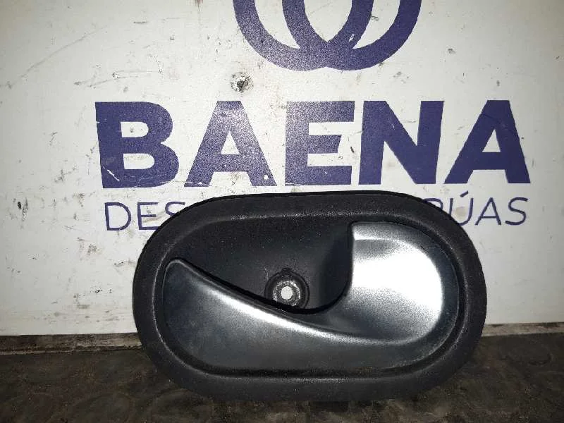 Foto de MANETA INTERIOR TRASERA DERECHA RENAULT SCENIC II (JM) referencia 8200028486