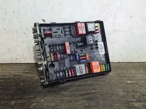 Foto de CAJA RELES / FUSIBLES AUDI A3 SPORTBACK (8PA) referencia 1K0937124K