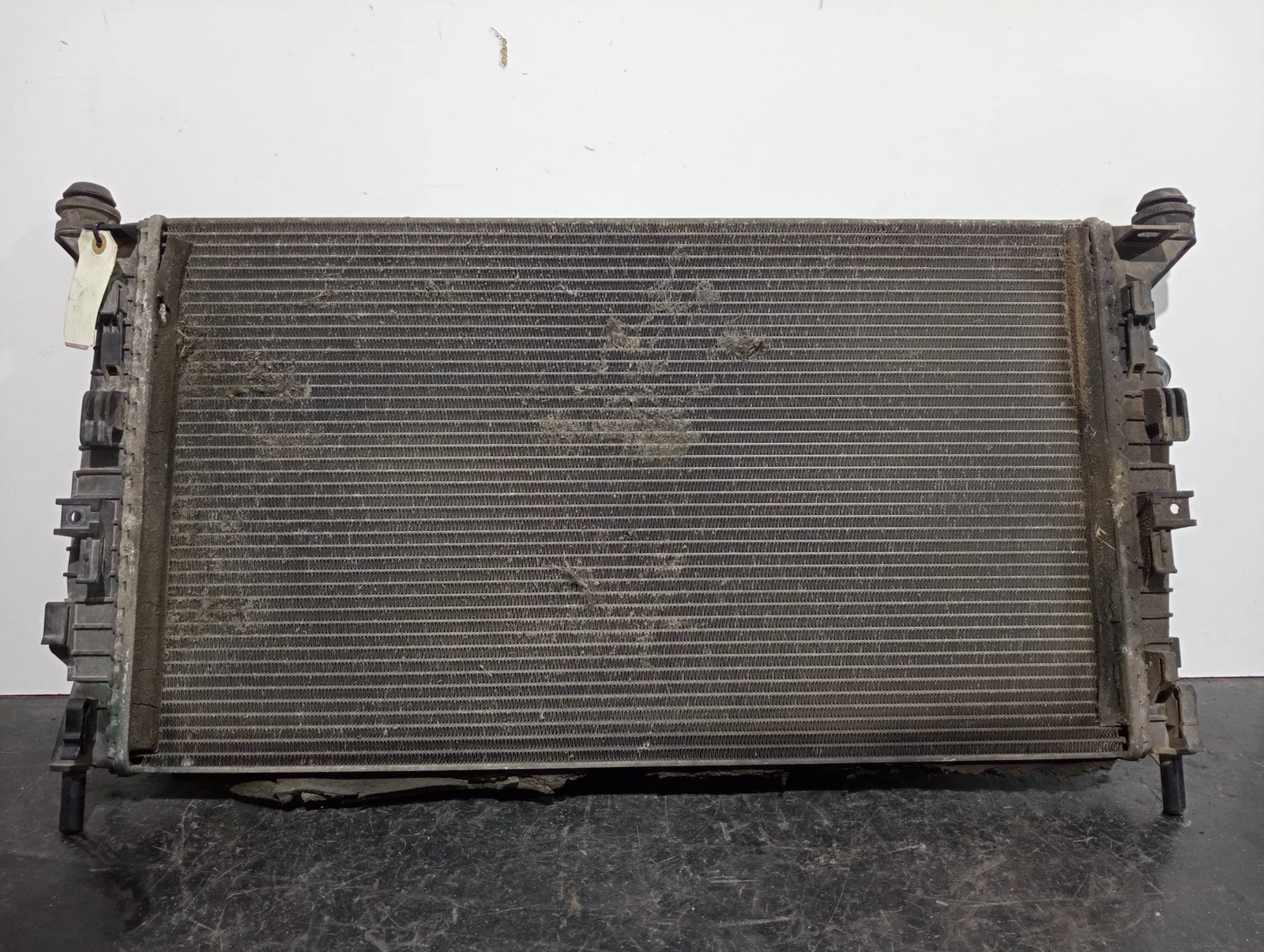 Foto de RADIADOR AGUA FORD FOCUS BERLINA (CAP) referencia 3M5H 8005