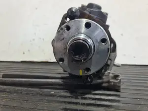 Foto de BOMBA INYECCION NISSAN CABSTAR referencia HU294000 foto 2