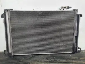 Foto de CONDENSADOR / RADIADOR  AIRE ACONDICIONADO MERCEDES-BENZ CLASE C (BM 204) BERLINA referencia A2045000154