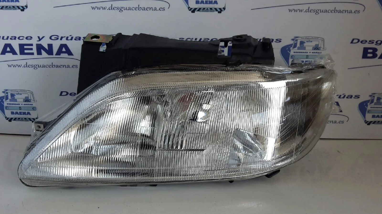 Foto de FARO IZQUIERDO SIN MARCA SIN MODELO
