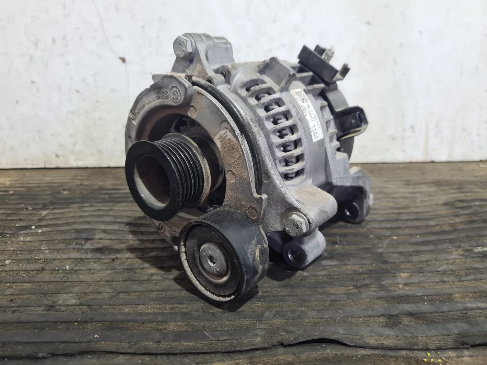 Foto de ALTERNADOR BMW SERIE X3 (G01) referencia 1042119461