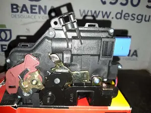 Foto de CERRADURA PUERTA TRASERA IZQUIERDA SIN MARCA SIN MODELO referencia 7L0839015A foto 4