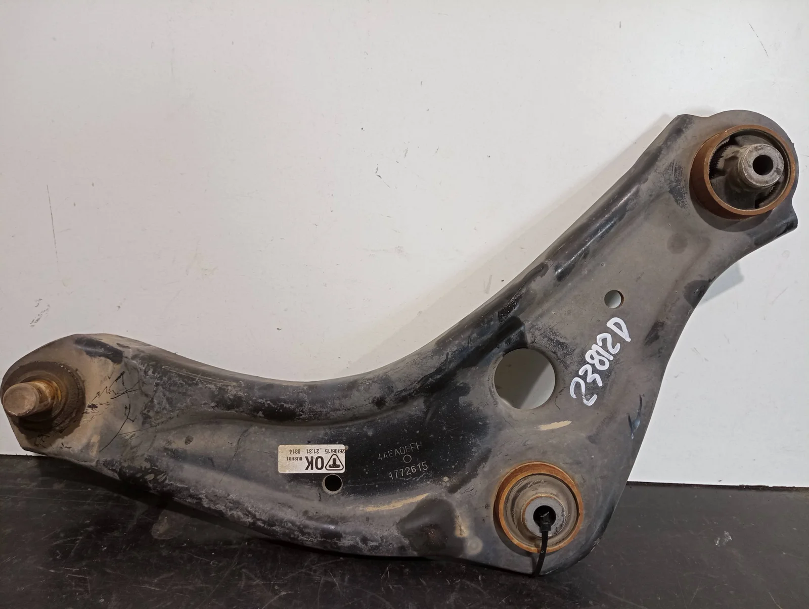 Foto de BRAZO SUSPENSION INFERIOR DELANTERO DERECHO RENAULT KADJAR referencia 44EA0BRH