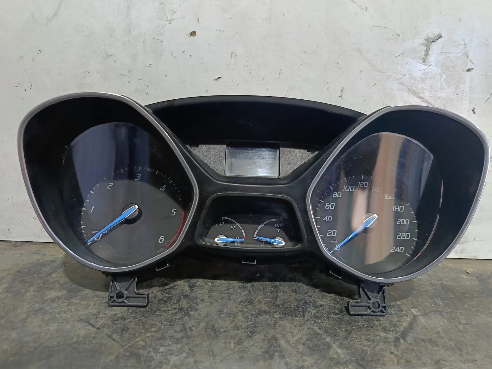 Foto de CUADRO INSTRUMENTOS FORD FOCUS BERLINA (CB8) referencia BM5T10849CT