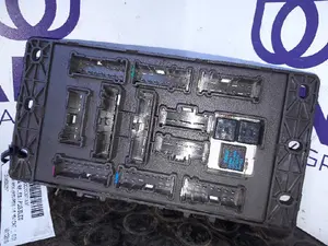 Foto de CAJA RELES / FUSIBLES MINI MINI (R50,R53) referencia 518030317