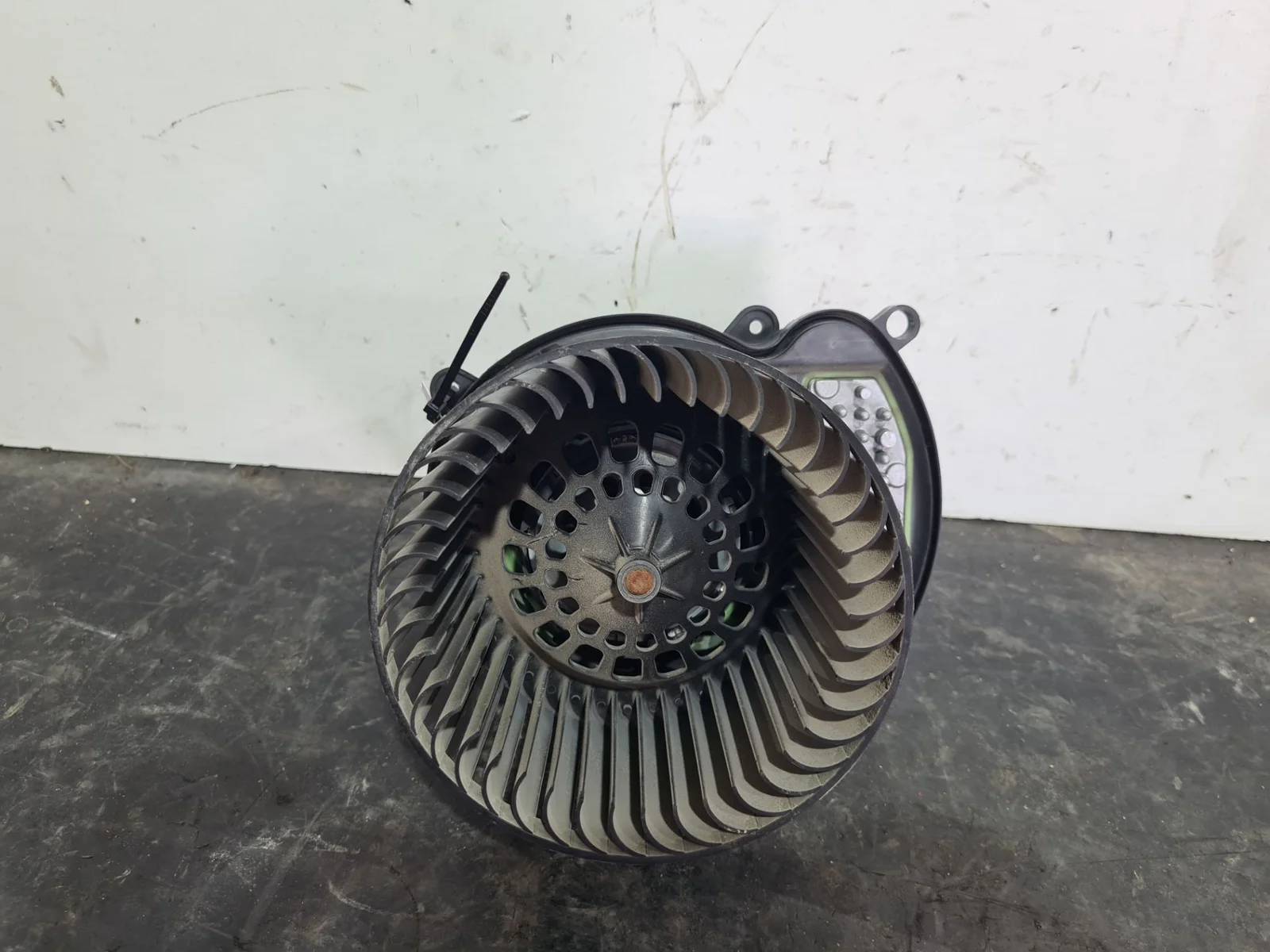 Foto de MOTOR CALEFACCION RENAULT MEGANE IV BERLINA 5P referencia T69963A