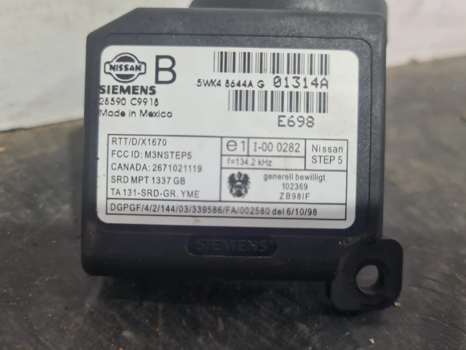 Foto de ANTIRROBO / LLAVE CONTACTO NISSAN ALMERA (N16/E) referencia 5WK48644A