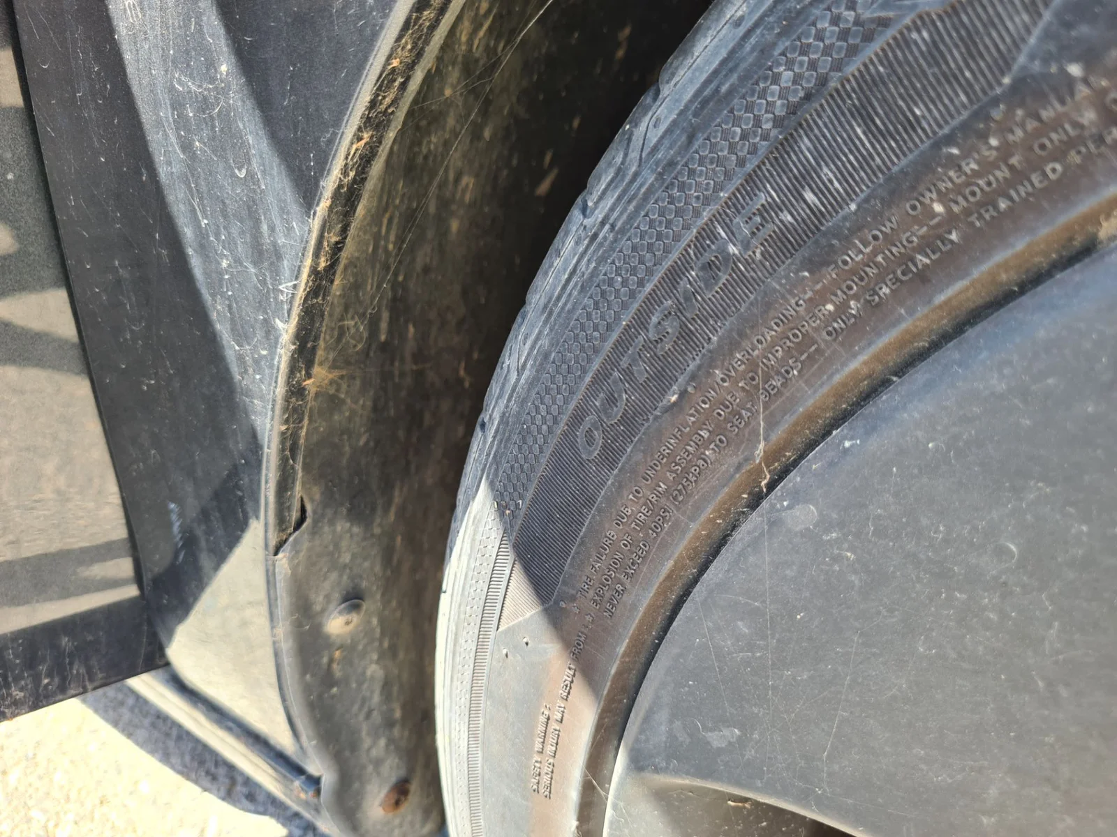 Foto de PASO RUEDA DELANTERO DERECHO VOLKSWAGEN GOLF VI (5K1)(10.2008)