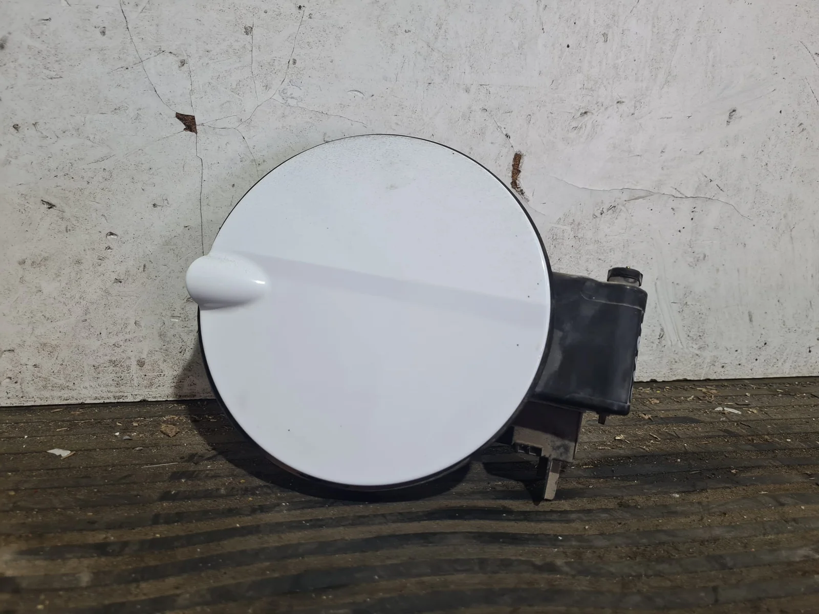 Foto de TAPA EXTERIOR COMBUSTIBLE FORD FOCUS BERLINA (CAP) referencia 8M51A405A02AA