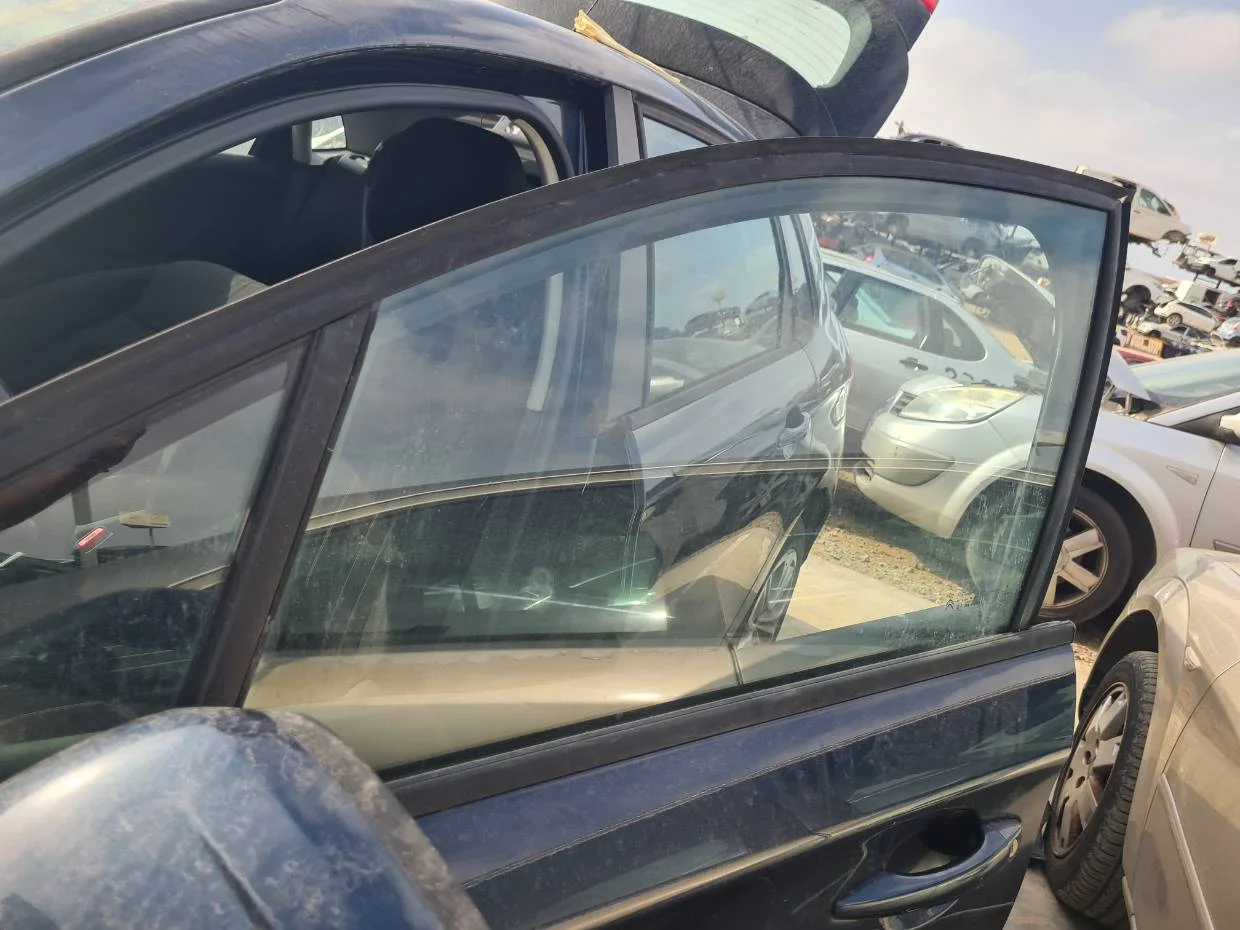 Foto de LUNA DELANTERA IZQUIERDA CITROEN C4 BERLINA