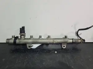 Foto de RAMPA INYECTORA SIN MARCA SIN MODELO referencia 7700114017 foto 1