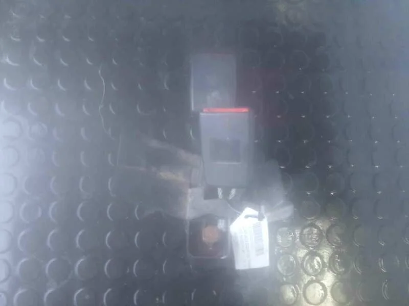 Foto de CINTURON SEGURIDAD TRASERO CENTRAL SIN MARCA SIN MODELO referencia 8E0857797A