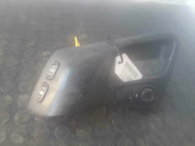 Foto de MANDO ELEVALUNAS DELANTERO IZQUIERDO SIN MARCA SIN MODELO referencia 9613057277