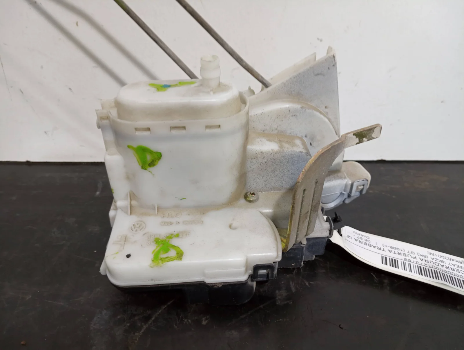 Foto de CERRADURA PUERTA TRASERA IZQUIERDA SEAT IBIZA (6K1) referencia 6K4839015E