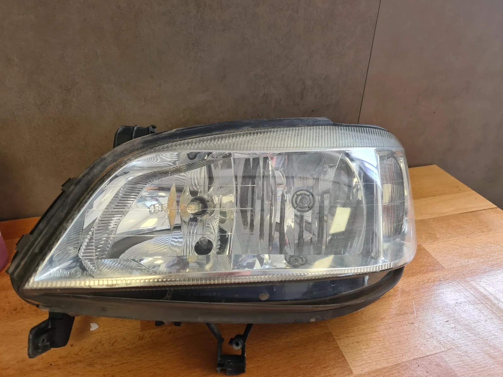 Foto de FARO IZQUIERDO OPEL ZAFIRA A referencia 90582021