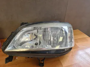 Foto de FARO IZQUIERDO OPEL ZAFIRA A referencia 90582021