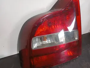 Foto de PILOTO TRASERO IZQUIERDO VOLVO S80 BERLINA foto 3