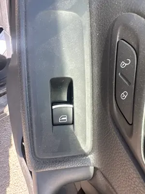 Foto de MANDO ELEVALUNAS DELANTERO DERECHO VOLKSWAGEN GOLF VI (5K1)(10.2008)