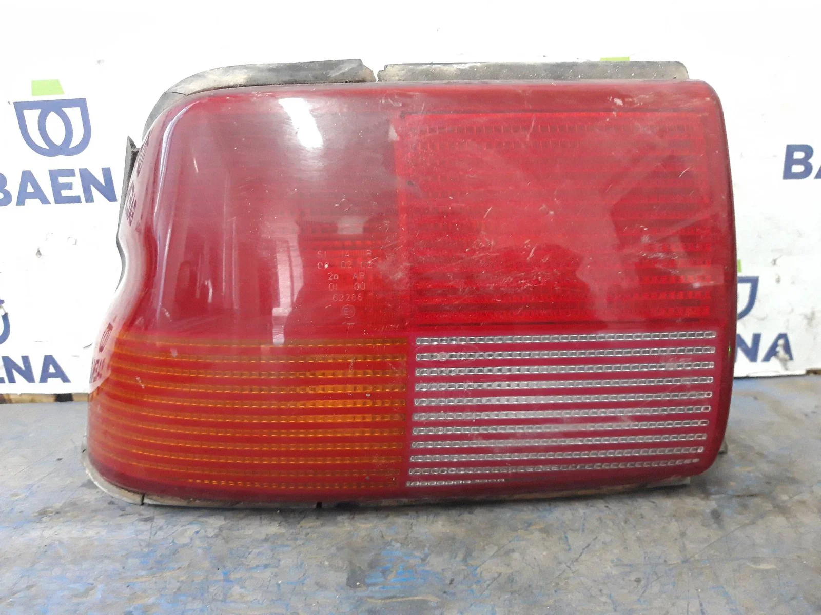 Foto de PILOTO TRASERO IZQUIERDO FORD ESCORT BERL./TURNIER referencia 93AG13N004BA