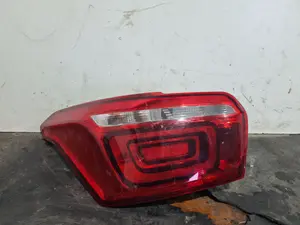 Foto de PILOTO TRASERO IZQUIERDO CITROEN C-ELYSÉE referencia 9817303780