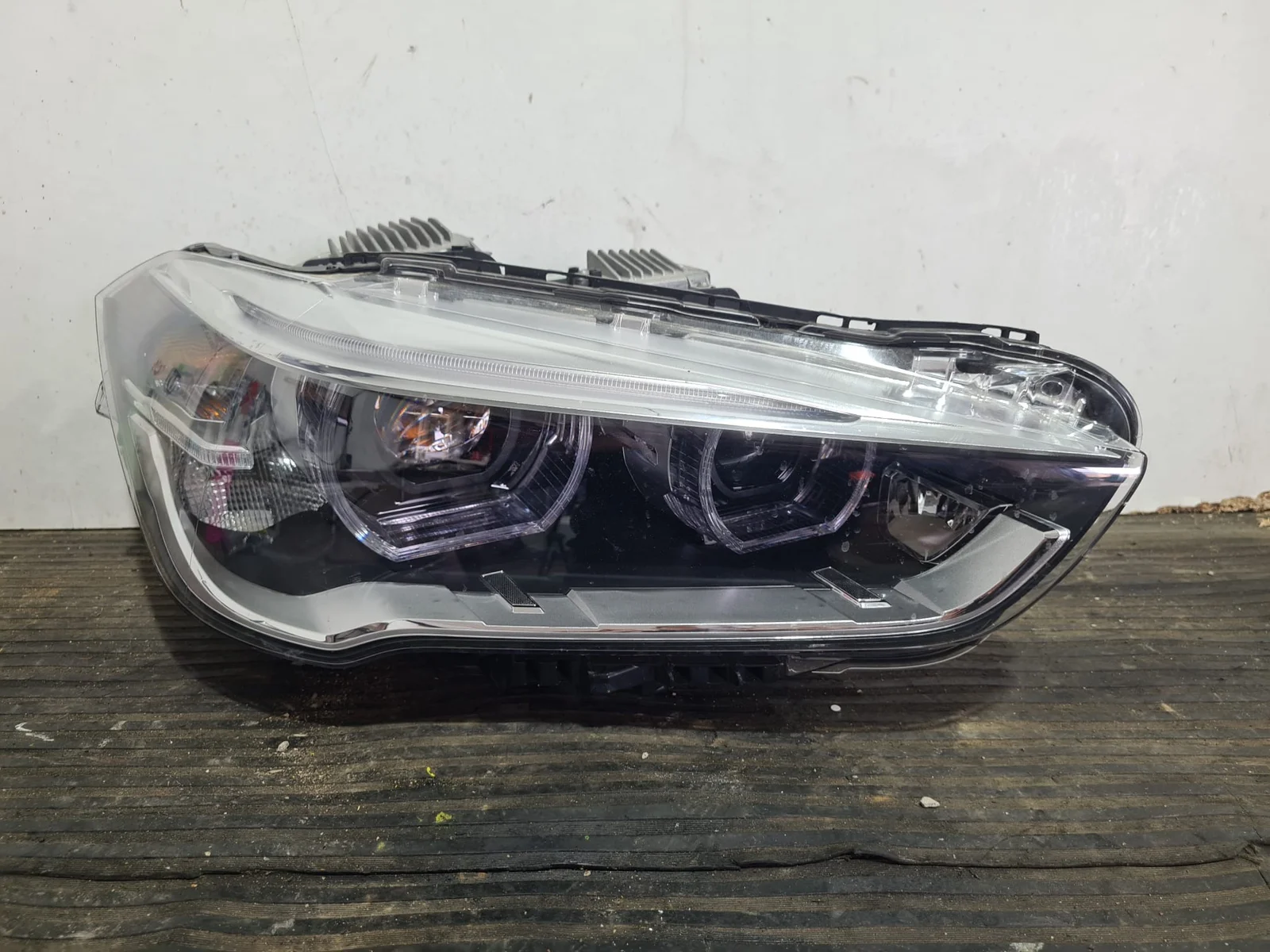 Foto de FARO DERECHO BMW SERIE X1 (F48) referencia 743646206