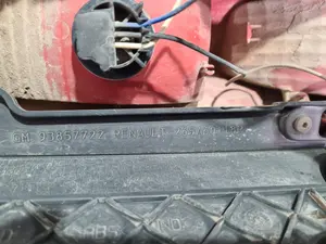 Foto de PILOTO TRASERO DERECHO RENAULT TRAFIC II COMBI referencia 93857722 foto 3
