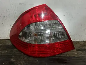 Foto de PILOTO TRASERO IZQUIERDO MERCEDES-BENZ CLASE E (BM 211) BERLINA referencia A2118202364