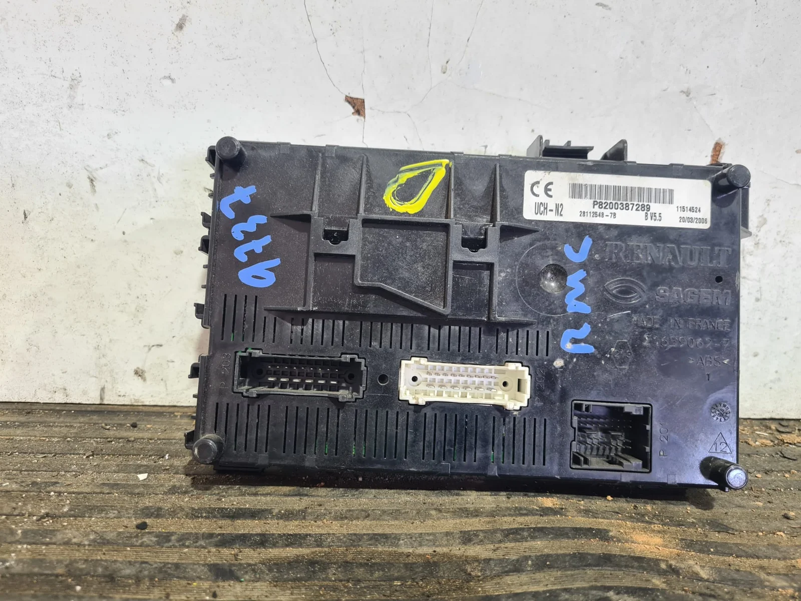 Foto de CAJA RELES / FUSIBLES RENAULT CLIO II SYMBOL referencia 216590627