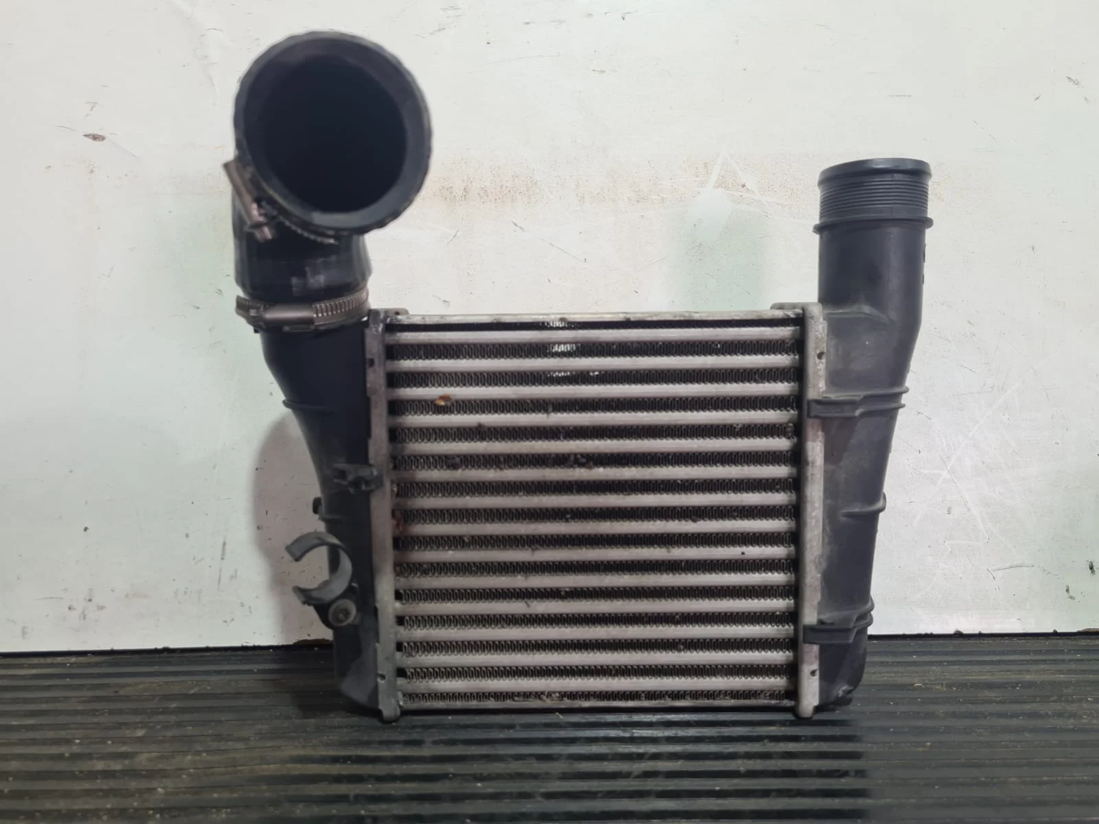 Foto de INTERCOOLER AUDI A4 BERLINA (8E) referencia 8E0145805