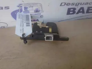 Foto de CERRADURA MALETERO / PORTON AUDI A3 (8L) referencia 8L0827505 foto 2
