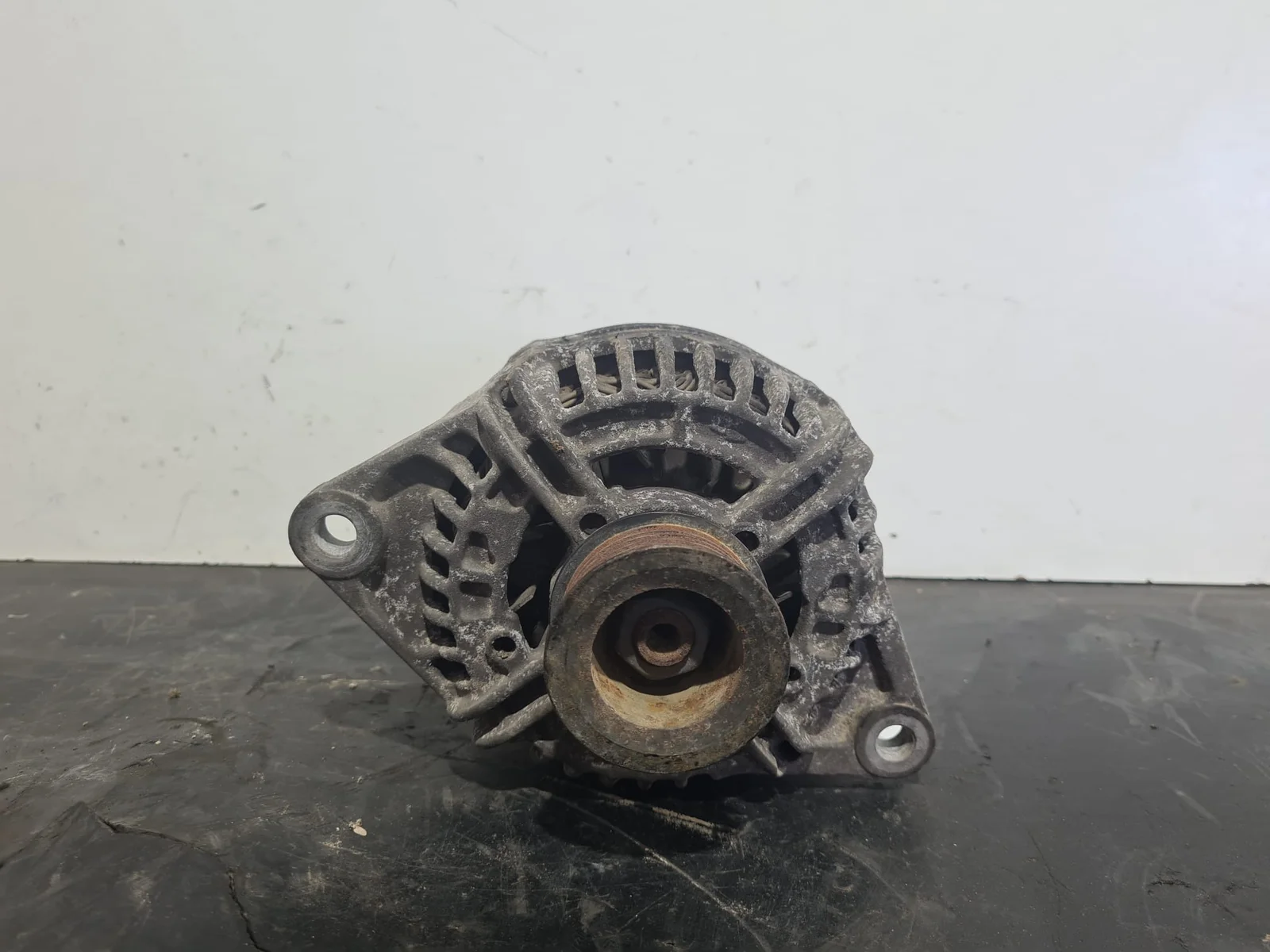 Foto de ALTERNADOR IVECO DAILY FURGÓN referencia 504009978
